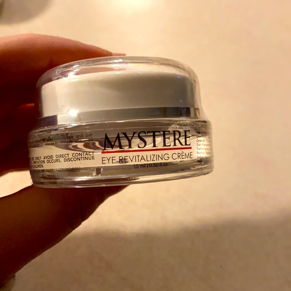 Mystere Eye Revitalizing Creme